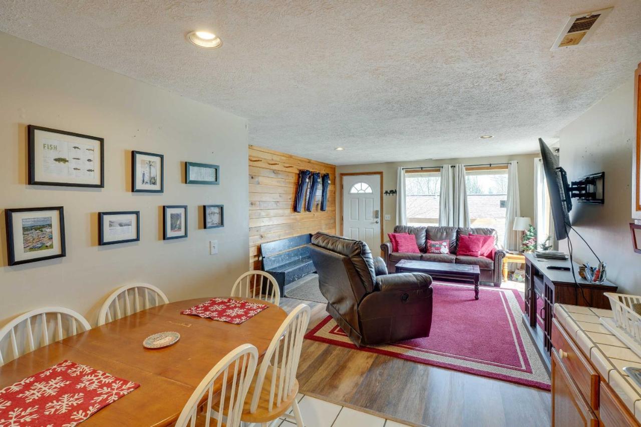 Snowed Inn Cozy Winterplace Ski-Inandski-Out Cabin Ghent Exterior photo